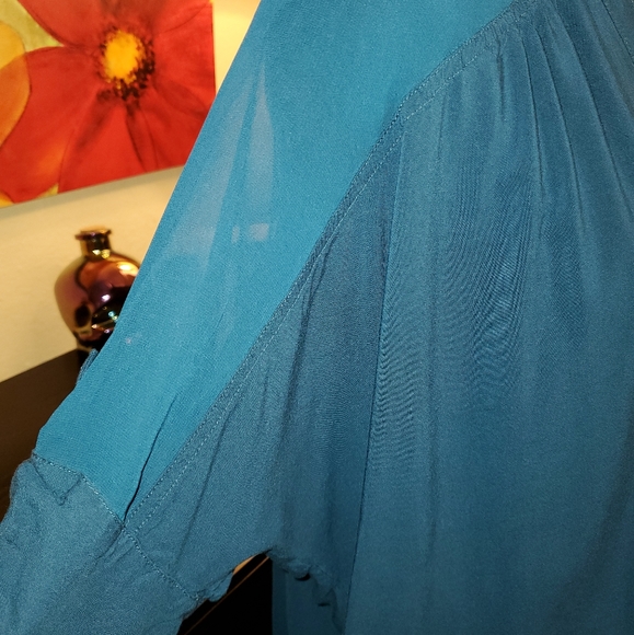 EUC Express Womans Teal Button-down Top Sz L - Picture 3 of 9